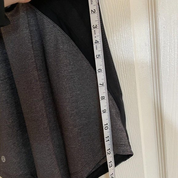 Lululemon Athletica Gray and Black Short Sleeve Tee - Picture 6 of 7